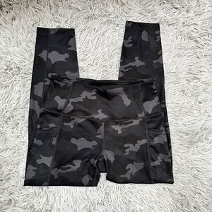 Yogalicious High Waist Lux Camo 7/8 Ankle Leggings, Size M